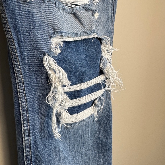 Silver Jeans Women's Distressed Patched Denim Boyfriend Jeans Blue 28 Faded - Picture 2 of 16